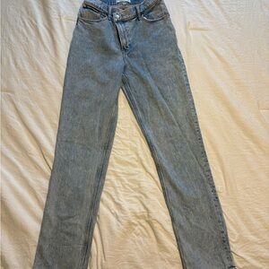 Abercrombie The 90’s Straight Ultra High-Rise - CURVE LOVE